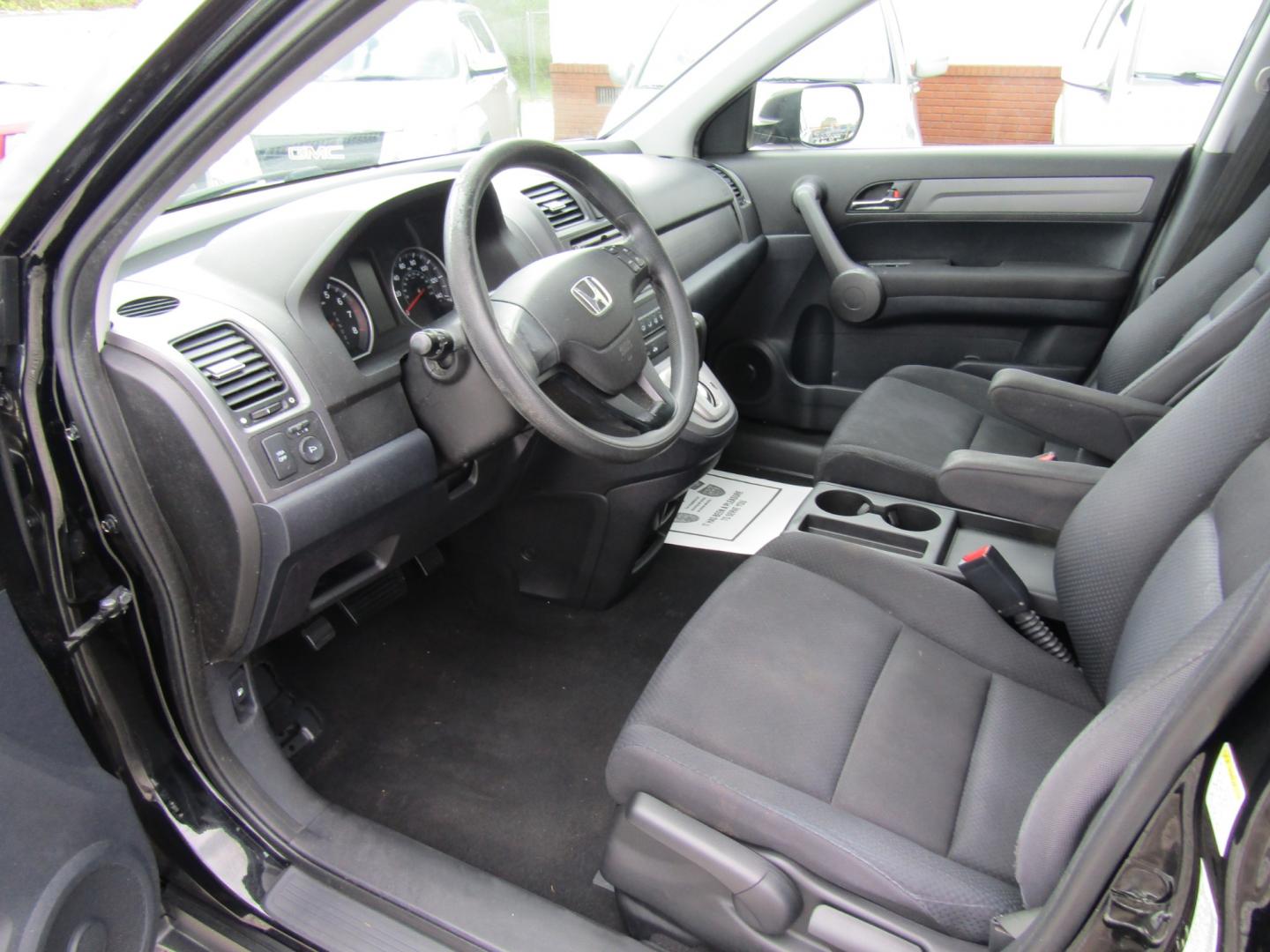 2009 Black Honda CR-V LX 2WD 5-Speed AT (3CZRE383X9G) with an 2.4L L4 DOHC 16V engine, Automatic transmission, located at 15016 S Hwy 231, Midland City, AL, 36350, (334) 983-3001, 31.306210, -85.495277 - Photo#3